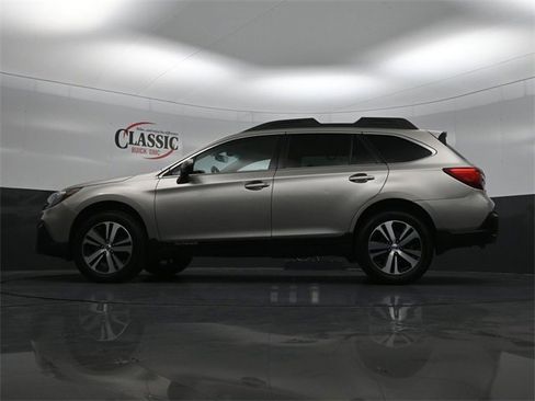 Used 2018 Subaru Outback 2.5i Limited image 23