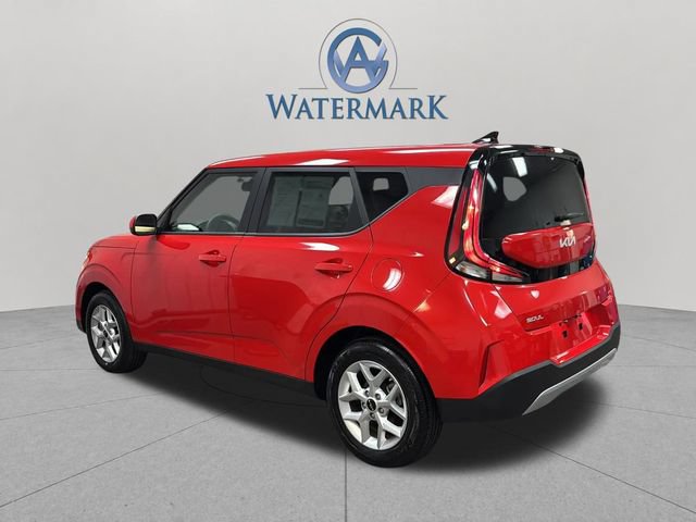 Used 2025 Kia Soul LX FWD image 3