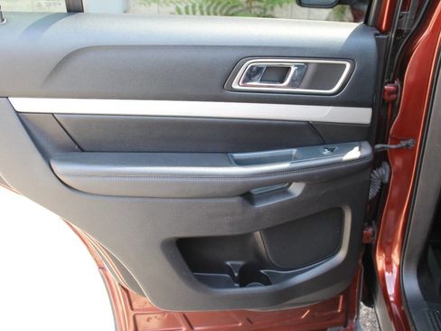 Used 2016 Ford Explorer XLT w/ Equipment Group 202A image 12