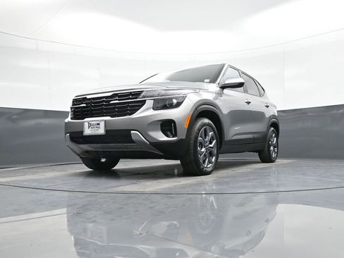 Certified 2024 Kia Seltos LX image 25