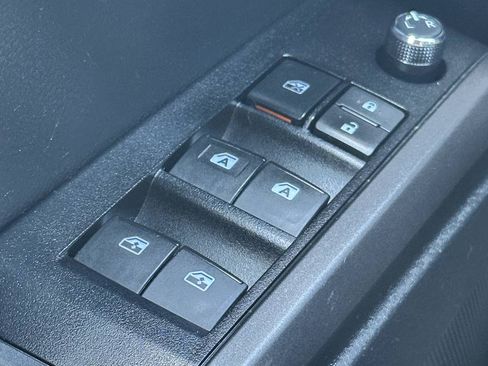 Used 2018 Toyota Tacoma TRD Sport AWD/4WD image 42