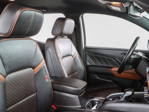 Used 2023 GMC Canyon AT4 w/ AT4 Premium Package image 27