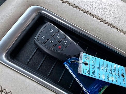 Used 2021 GMC Yukon Denali w/ Denali Premium Package image 36