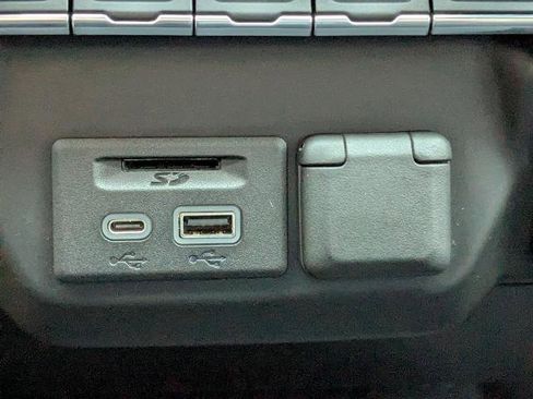 Used 2020 Chevrolet Silverado 1500 Custom w/ Custom Max Trailering Package AWD/4WD image 22