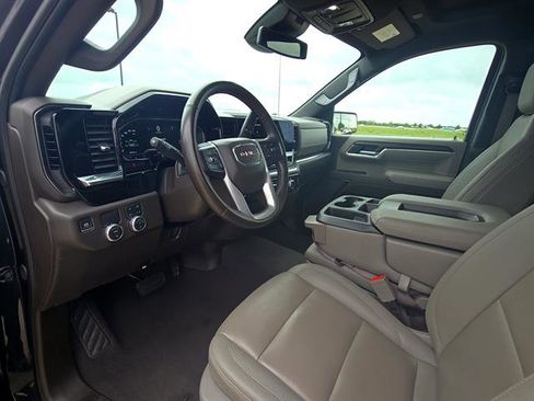 Used 2025 GMC Sierra 1500 SLT image 10