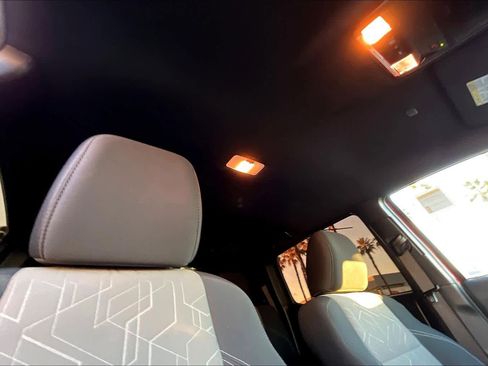 Used 2023 Toyota Tacoma TRD Sport image 12