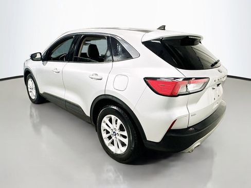 Used 2020 Ford Escape SE image 6