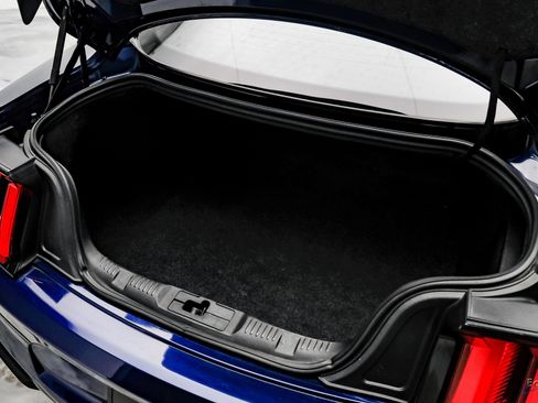 Used 2020 Ford Mustang Shelby GT500 w/ Carbon Fiber Track Pack image 97