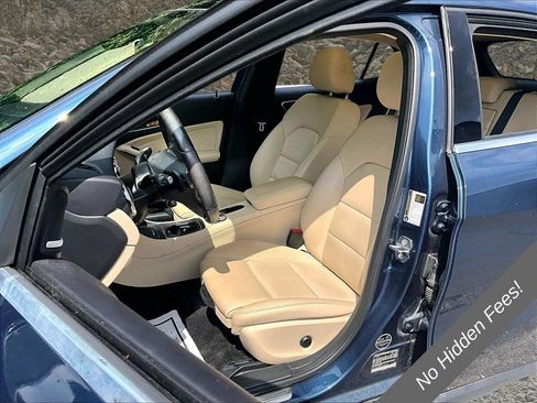 Used 2020 Mercedes-Benz GLA 250 4MATIC w/ Premium Package image 20