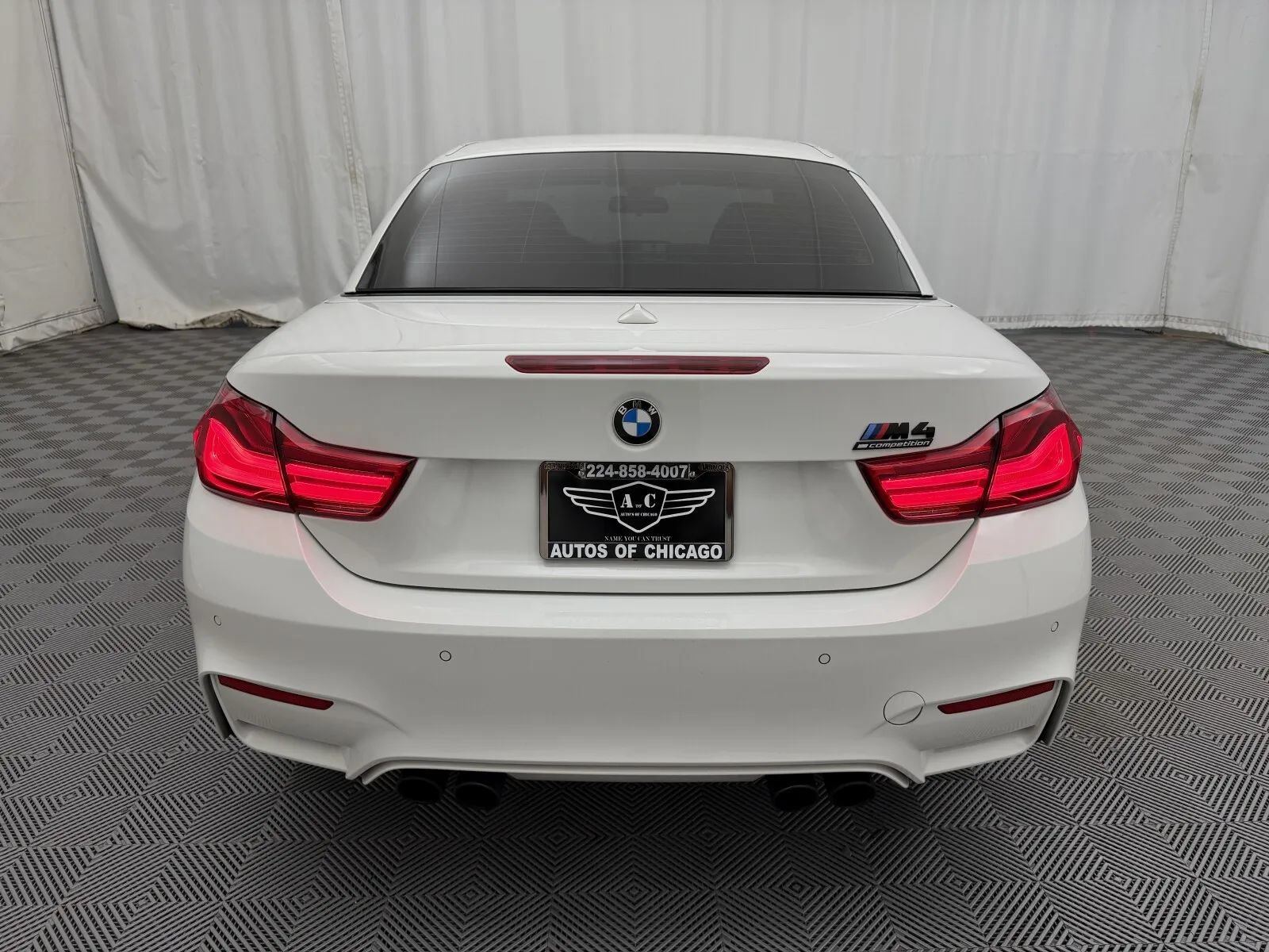 Used 2018 BMW M4 Convertible RWD image 15