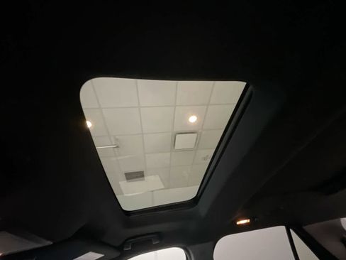 Used 2017 Ford Explorer XLT w/ Equipment Group 202A image 22