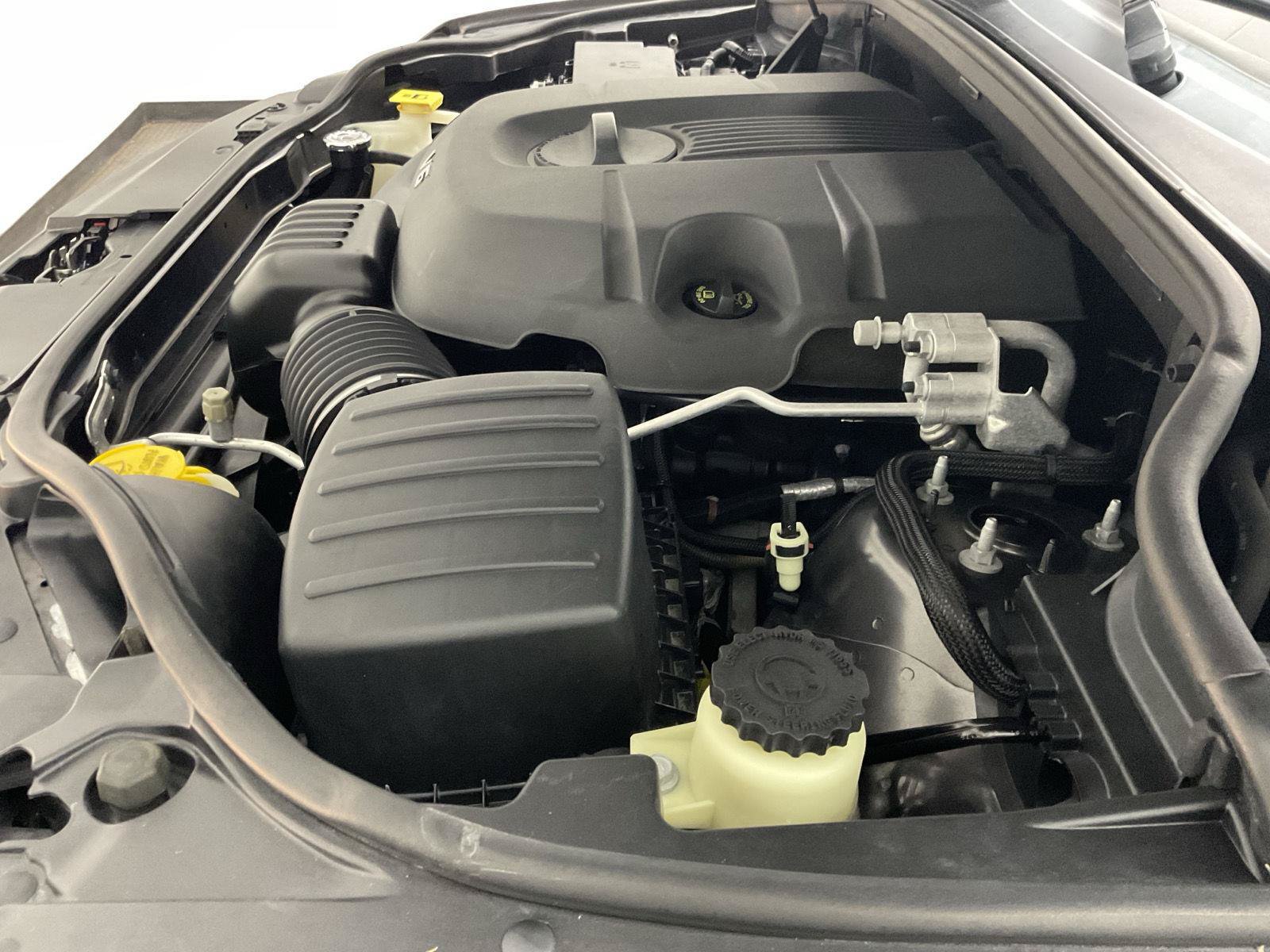 Used 2015 Jeep Grand Cherokee Limited AWD/4WD image 18