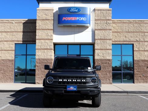 New 2025 Ford Bronco 4-Door image 3