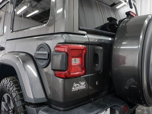 Used 2018 Jeep Wrangler Unlimited Sahara image 15