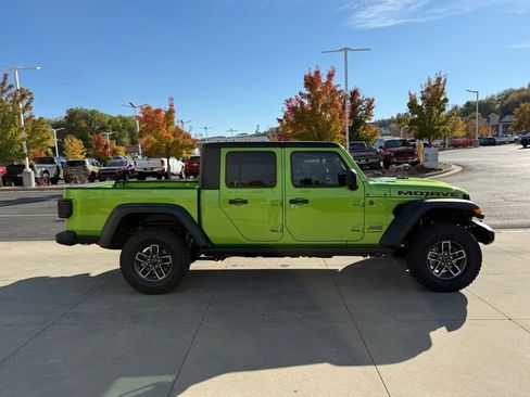 New 2025 Jeep Gladiator Mojave w/ Convenience Group image 7