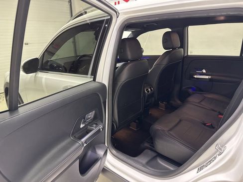 Used 2021 Mercedes-Benz GLB 35 AMG 4MATIC w/ Premium Package image 31