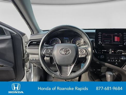 Used 2022 Toyota Camry SE FWD image 13