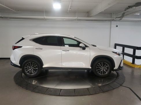 Used 2022 Lexus NX 350h AWD image 9
