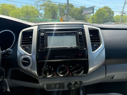 Used 2015 Toyota Tacoma 4x4 Double Cab w/ SR5 Package image 15