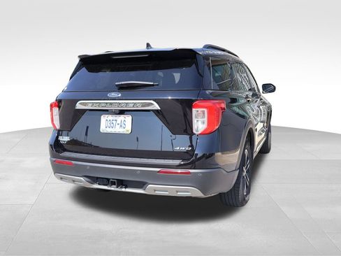 Used 2021 Ford Explorer XLT w/ Equipment Group 202A AWD/4WD image 15