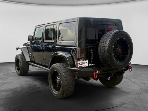 Used 2017 Jeep Wrangler Unlimited Sahara w/ Dual Top Group AWD/4WD image 7