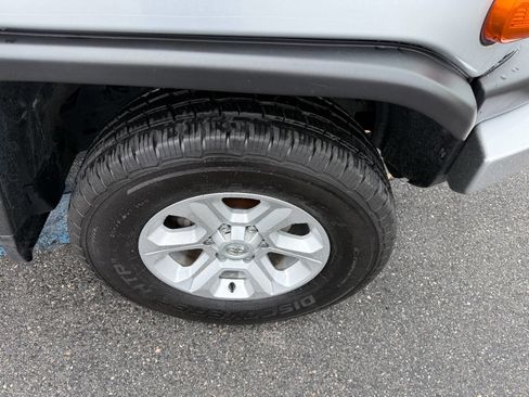 Used 2007 Toyota FJ Cruiser 4WD image 16