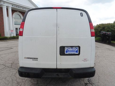 Used 2015 Chevrolet Express 2500 RWD image 9