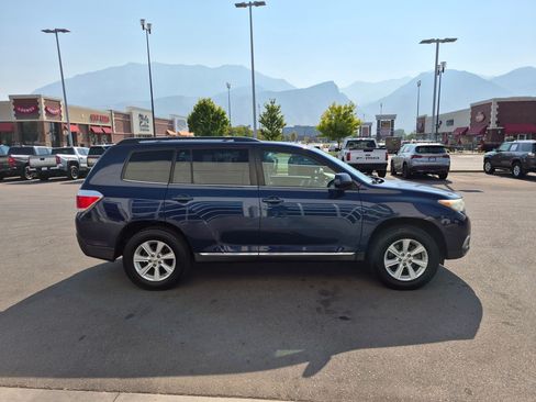 Used 2013 Toyota Highlander SE AWD/4WD image 2