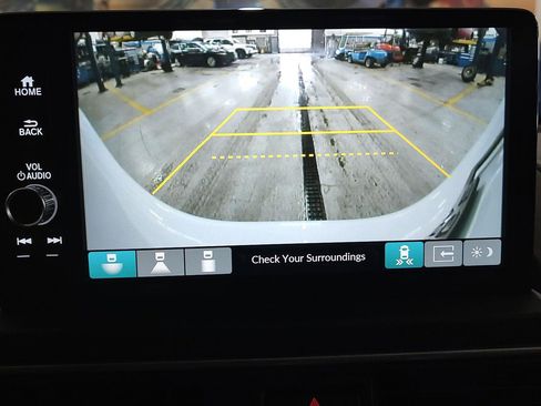 Used 2025 Honda Pilot EX-L image 10