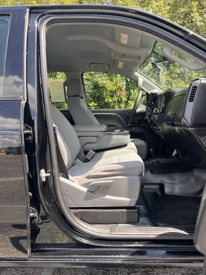 Used 2018 Chevrolet Silverado 2500 W/T w/ WT Fleet Convenience Package AWD/4WD image 17