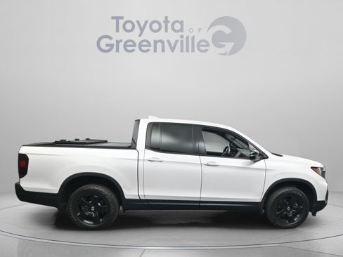 Used 2024 Honda Ridgeline Black Edition image 17