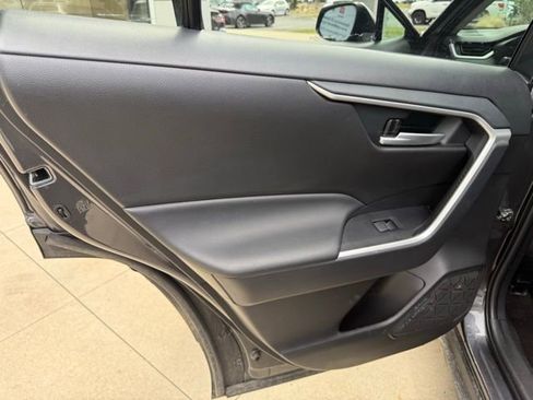 Used 2025 Toyota RAV4 XLE image 27