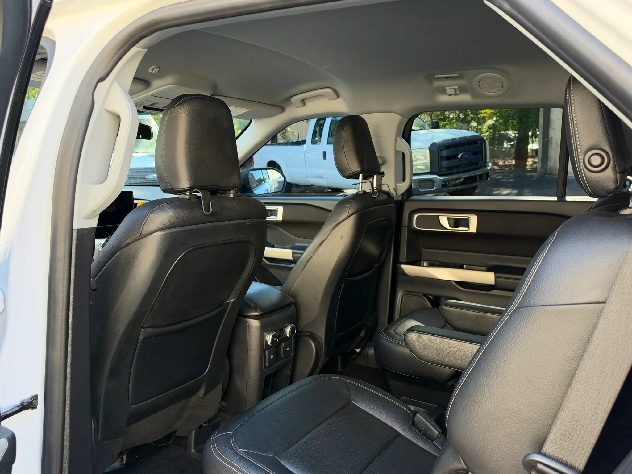 Used 2020 Ford Explorer XLT RWD image 30