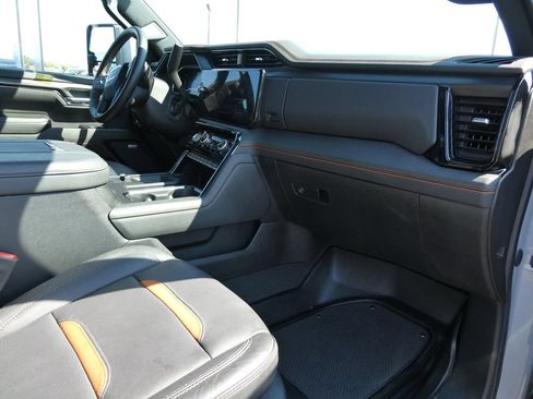 Certified 2025 GMC Sierra 2500 AT4 w/ AT4 Premium Plus Package AWD/4WD image 16