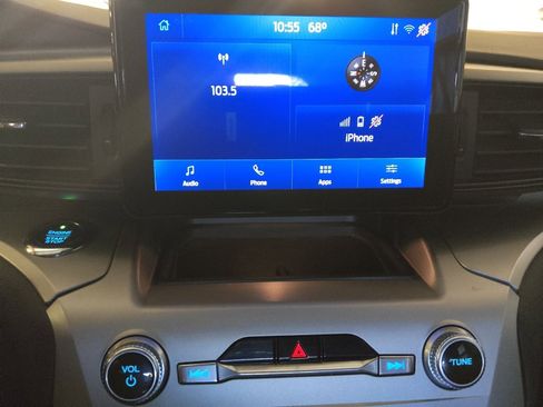 Used 2021 Ford Explorer XLT image 25