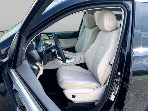 Certified 2025 Mercedes-Benz GLS 450 4MATIC image 8