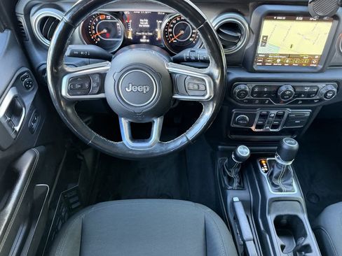 Used 2020 Jeep Wrangler Unlimited Sahara AWD/4WD image 19