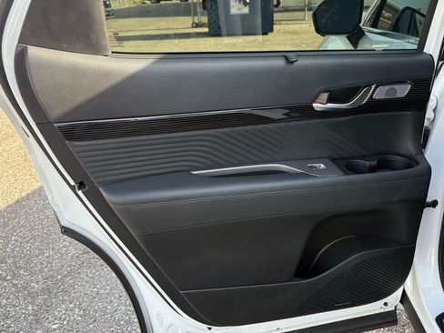 Used 2024 Hyundai Palisade Calligraphy image 12