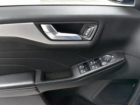 Used 2021 Ford Escape SE w/ Cold Weather Package image 19