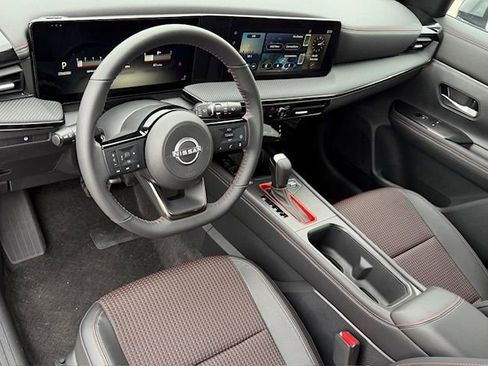 New 2026 Nissan Kicks SR w/ Cold Weather Package AWD/4WD image 10