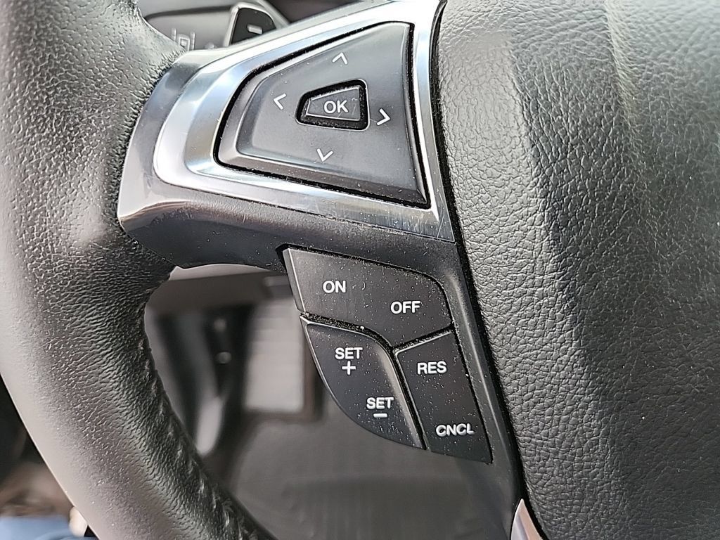 Used 2020 Ford Edge SEL AWD/4WD image 16