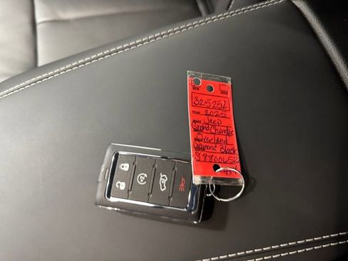 Used 2025 Jeep Grand Cherokee Overland image 26