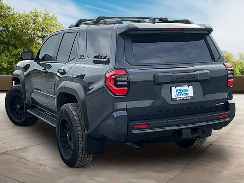Used 2025 Toyota 4Runner TRD Off-Road Premium AWD/4WD image 9