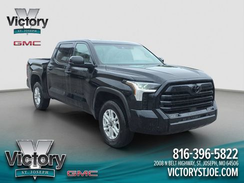 Used 2025 Toyota Tundra SR5 w/ SR5 Premium Package AWD/4WD image 1