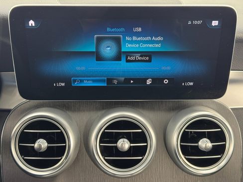 Used 2021 Mercedes-Benz GLC 300 w/ Premium Package image 26