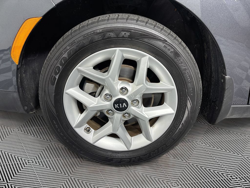 Used 2020 Kia Soul S FWD image 28