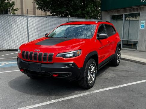 Used 2021 Jeep Cherokee Trailhawk w/ Trailer Tow Group AWD/4WD image 3