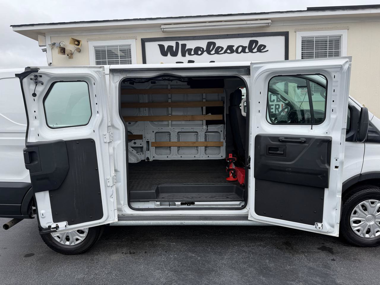 Used 2022 Ford Transit 250 Low Roof w/ Exterior Upgrade Package RWD image 23