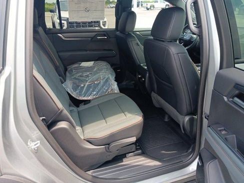 New 2026 GMC Acadia AT4 w/ LPO, Floor Liner Package AWD/4WD image 15