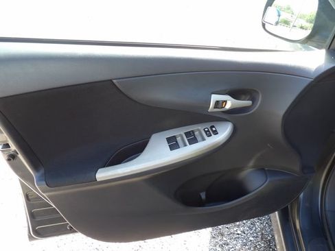 Used 2012 Toyota Corolla S FWD image 17